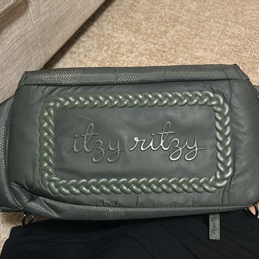 Itzy ritzy convertible diaper bag - Picture 11 of 11